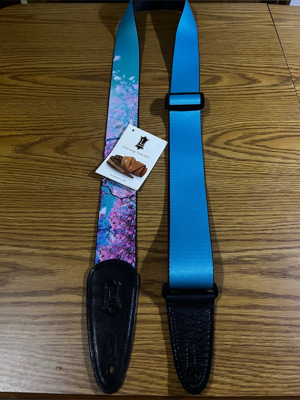 Levy’s Leather-End Guitar Strap with Blue & Floral Print